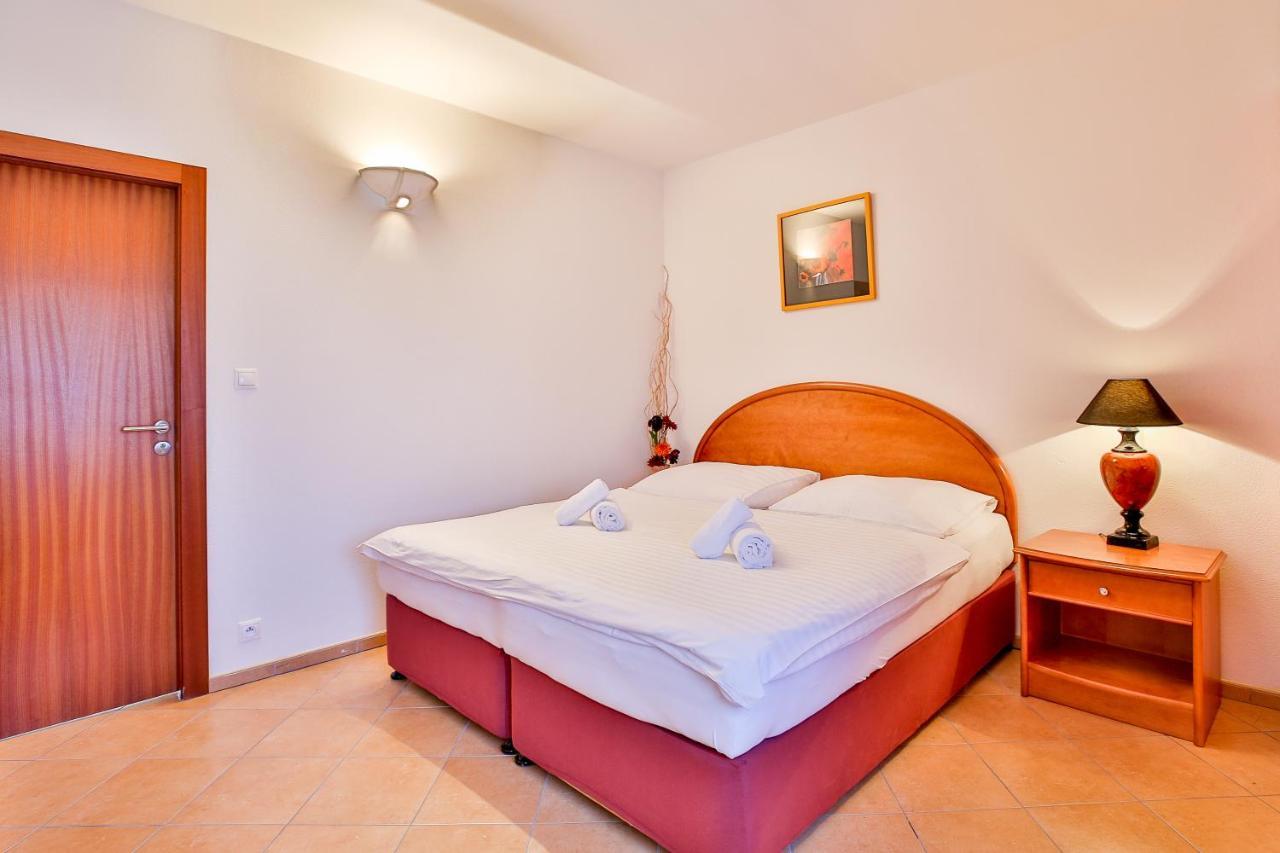 Hotel Barborka Přední Výtoň エクステリア 写真