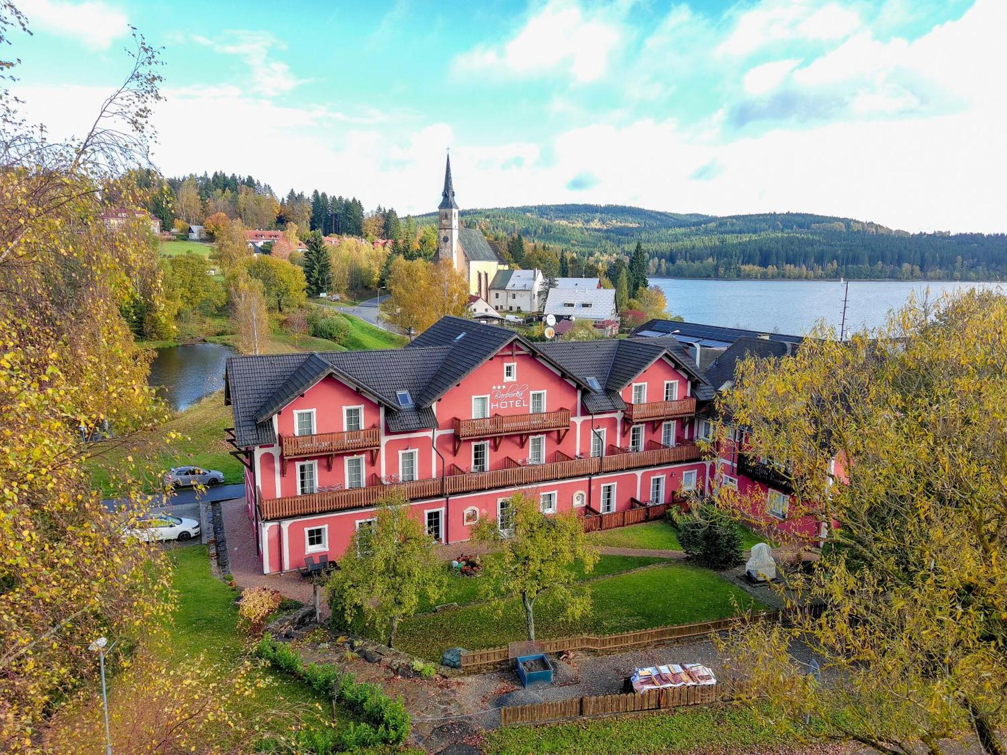 Hotel Barborka Přední Výtoň エクステリア 写真